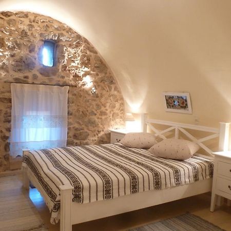 To Petradi Apartment Avgonima Room photo