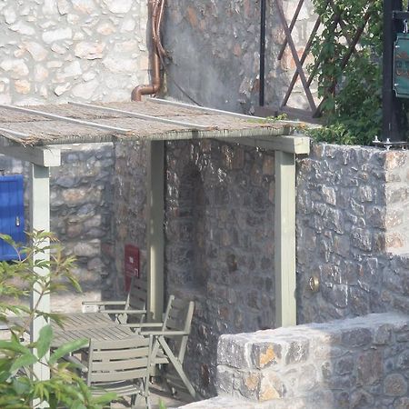 To Petradi Apartment Avgonima Exterior photo