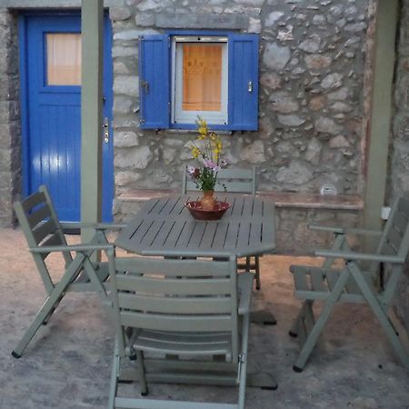 To Petradi Apartment Avgonima Exterior photo