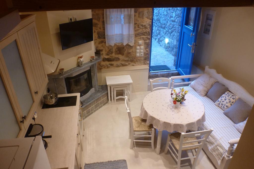 To Petradi Apartment Avgonima Room photo